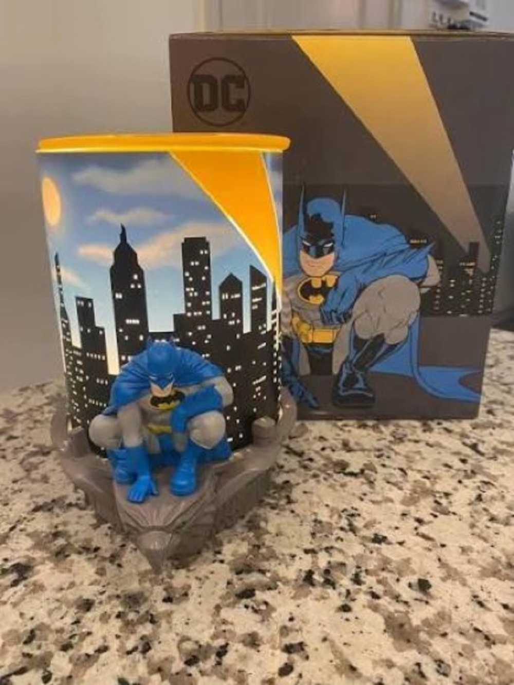 NEW IN BOX Scentsy Batman Blue and Yellow Wax Warmer